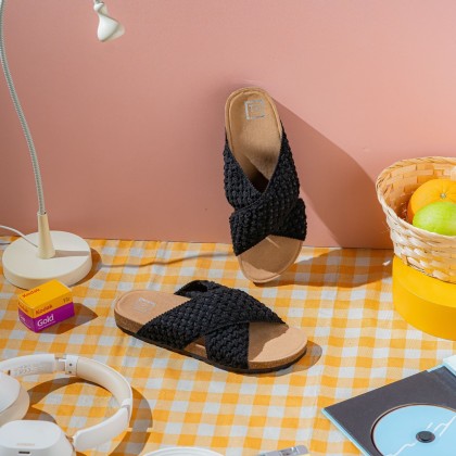 Futile Sandals 缕空凉鞋款