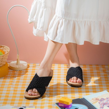 Futile Sandals 缕空凉鞋款