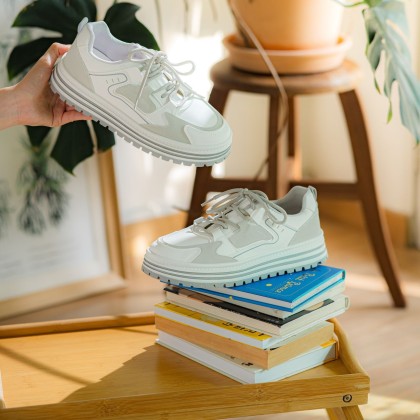 Milky Heightened Sneakers 奶白加高款