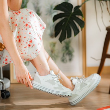 Milky Heightened Sneakers 奶白加高款