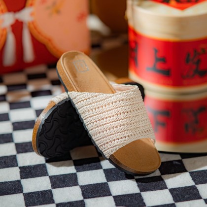 Perforated Suede Sandals 缕空套脚款
