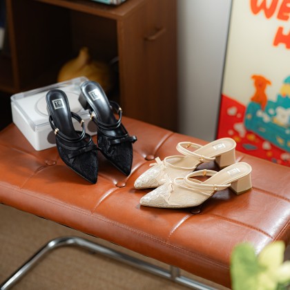 Convertible Lace Slip On Mules 蕾丝两穿款 Convertible Lace Slip On Mules 蕾丝两穿款